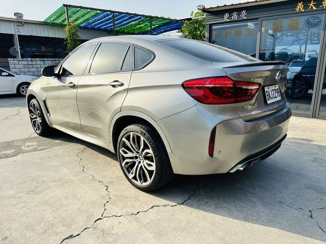 BMW寶馬 X6  第13張相片