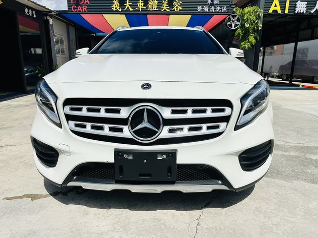 M-BENZ賓士 GLA180  第2張相片