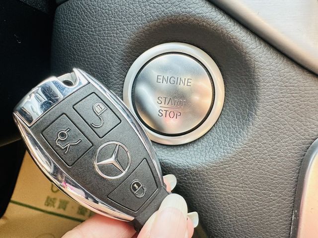 M-BENZ賓士 GLA180  第8張相片