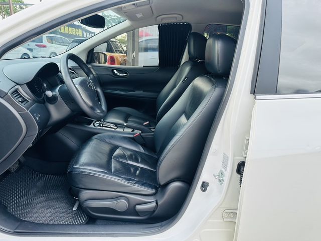 NISSAN日產 TIIDA  第4張相片