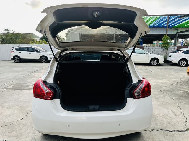 NISSAN日產 TIIDA  第12張相片