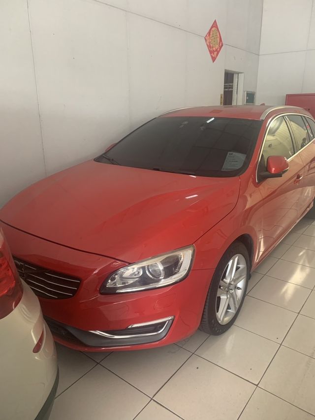 VOLVO富豪 V60  第1張相片