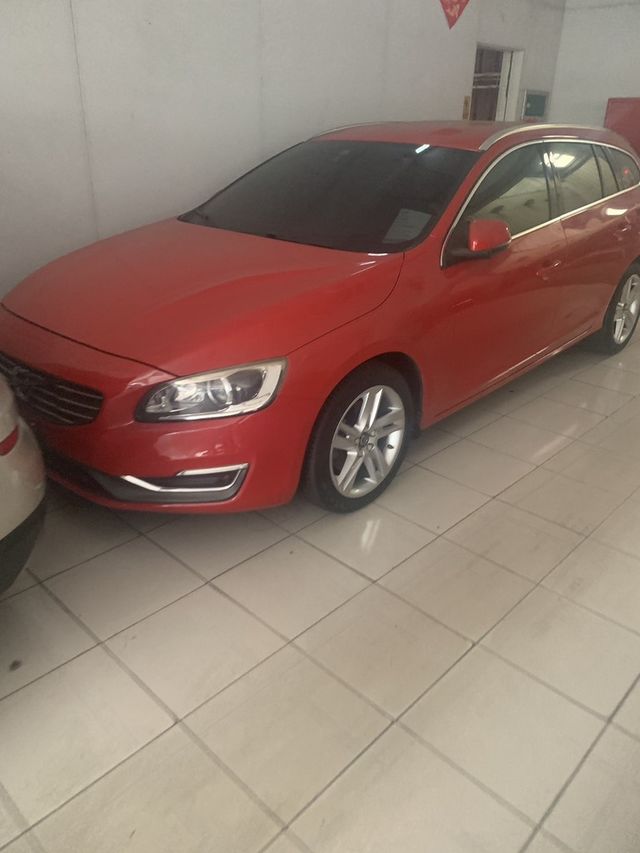 VOLVO富豪 V60  第2張相片