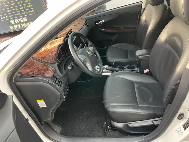TOYOTA豐田 ALTIS  第3張相片