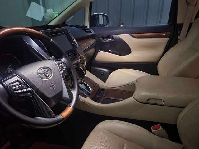TOYOTA豐田 ALPHARD  第3張相片