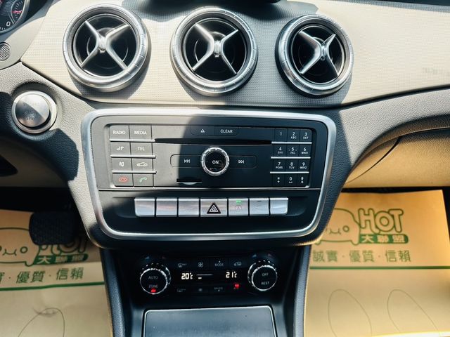 M-BENZ賓士 CLA200  第8張相片
