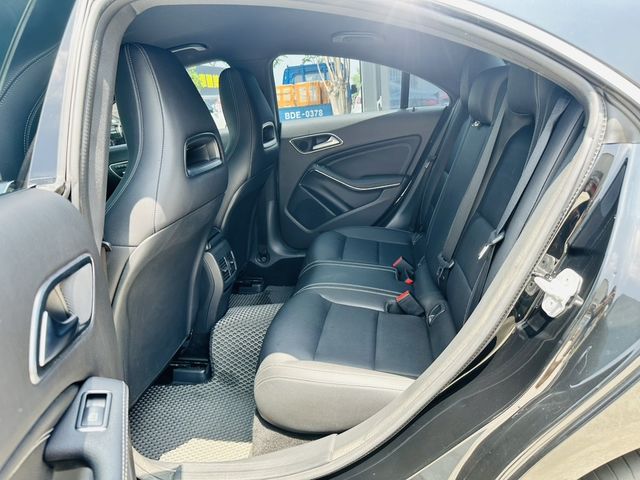 M-BENZ賓士 CLA200  第11張相片