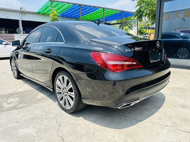M-BENZ賓士 CLA200  第12張相片