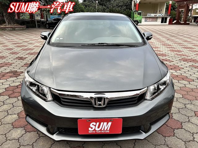超優質A級認證車 影音安卓機 恆溫 定速 里程極少保證僅68000公里 全車無事故100%原鈑件  第2張相片