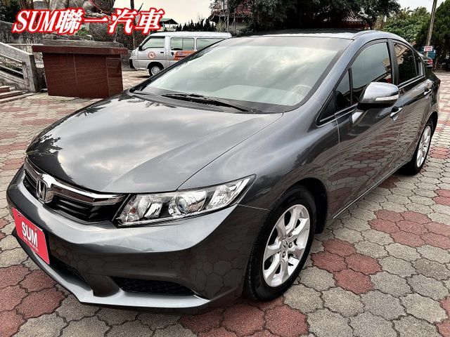 超優質A級認證車 影音安卓機 恆溫 定速 里程極少保證僅68000公里 全車無事故100%原鈑件  第3張相片