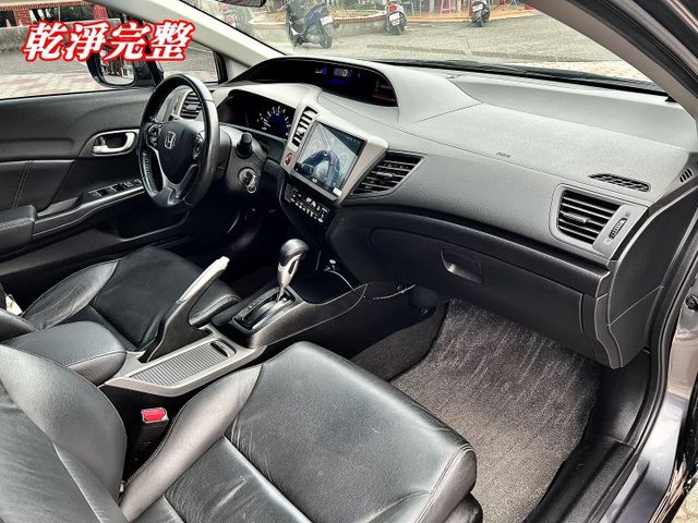 超優質A級認證車 影音安卓機 恆溫 定速 里程極少保證僅68000公里 全車無事故100%原鈑件  第7張相片