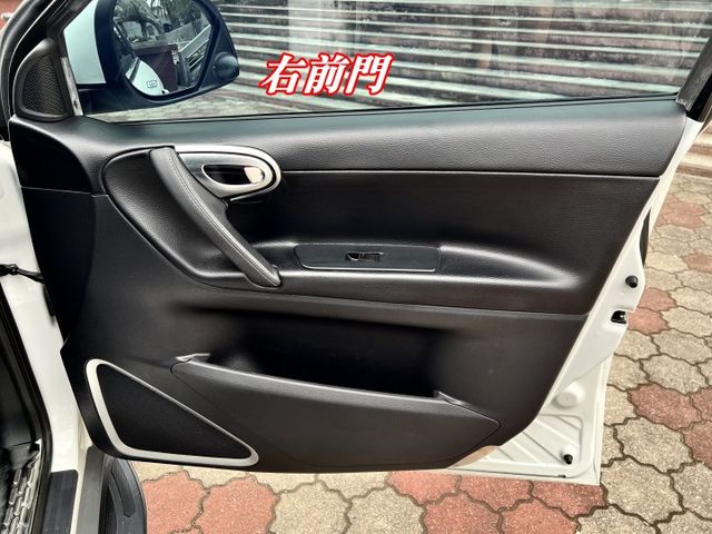 超優A級認證車 新車價113萬 頂級旗艦版 省油新型ECO引擎  里程保證 全車100%原鈑件  第14張相片