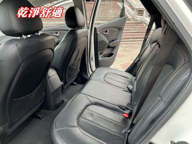 超優A級認證車 省油柴油大馬力 電動椅 影音電視 里程保證僅116000公里 全車100%原鈑件  第10張相片