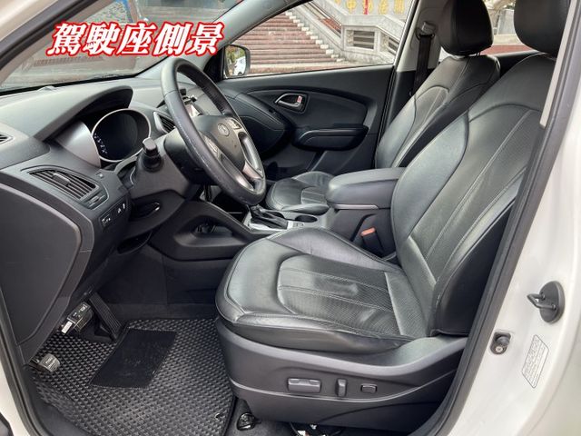 超優A級認證車 省油柴油大馬力 電動椅 影音電視 里程保證僅116000公里 全車100%原鈑件  第18張相片