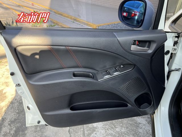 超優A級認證車 頂級X版 I KEY 定速 影音 里程保證僅51693公里 全車無事故100%原鈑件  第10張相片
