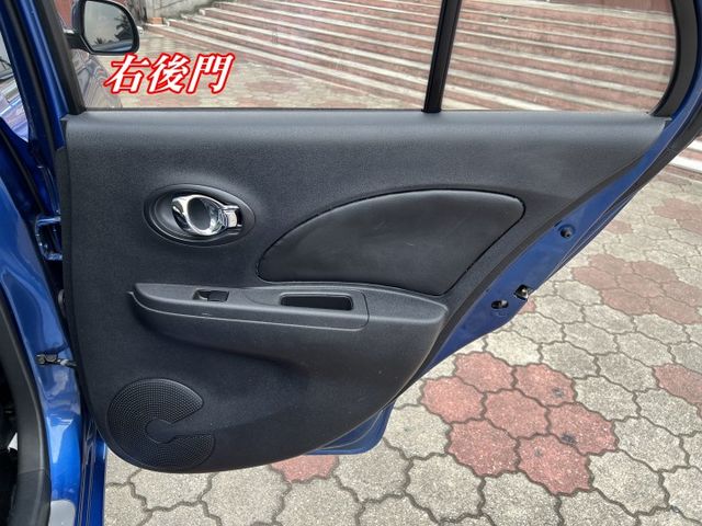 超優A級認證車 恆溫 影音導航 里程保證80400公里 全車100%原鈑件  第14張相片