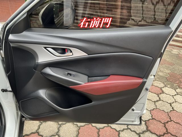 超優A級認證車 頂級1.5柴油版 i key 原廠影音導航 里程保證僅125000公里 全車100%原鈑件  第15張相片