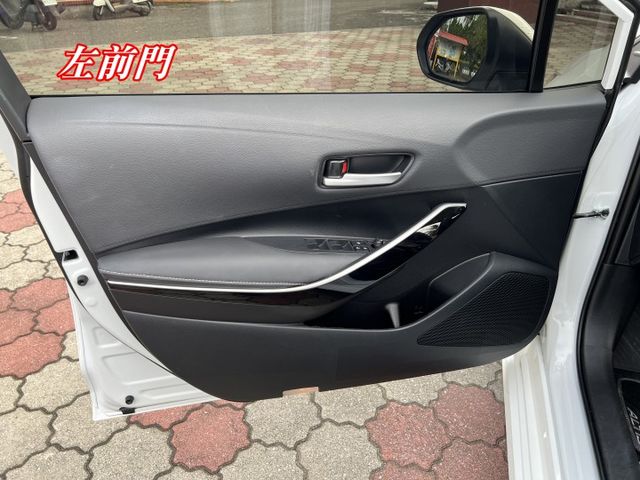 超優A級認證車 新型HEV油電豪華版 I KEY 盲點 CAR PLAY  里程保證14000公里 全車100%原鈑件  第12張相片