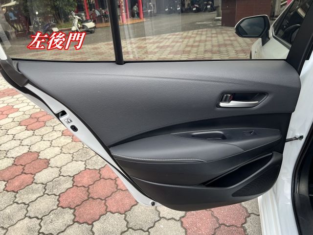 超優A級認證車 新型HEV油電豪華版 I KEY 盲點 CAR PLAY  里程保證14000公里 全車100%原鈑件  第13張相片