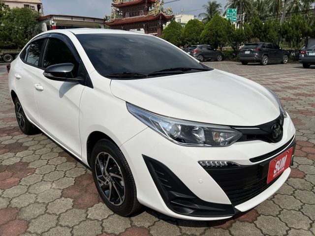 超優A級認證車 稀有精裝版 IKEY 定速 恆溫 導航 摸門 里程保證僅30700公里 全車100%原鈑件  第1張相片