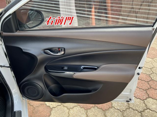 超優A級認證車 稀有精裝版 IKEY 定速 恆溫 導航 摸門 里程保證僅30700公里 全車100%原鈑件  第14張相片