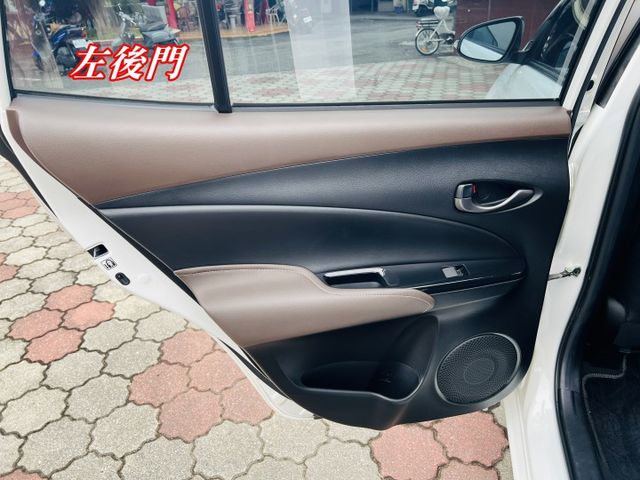 超優A級認證車 頂級I KEY 定速 恆溫 導航 里程保證65800公里 全車100%原鈑件  第13張相片