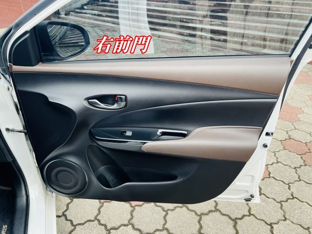 超優A級認證車 頂級I KEY 定速 恆溫 導航 里程保證65800公里 全車100%原鈑件  第14張相片