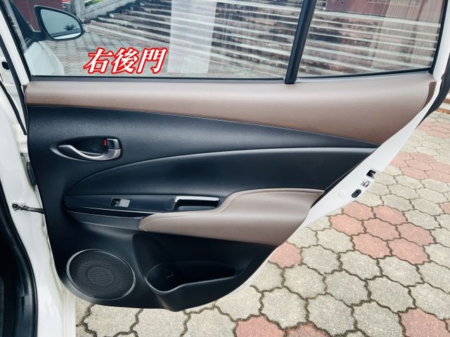 超優A級認證車 頂級I KEY 定速 恆溫 導航 里程保證65800公里 全車100%原鈑件  第15張相片