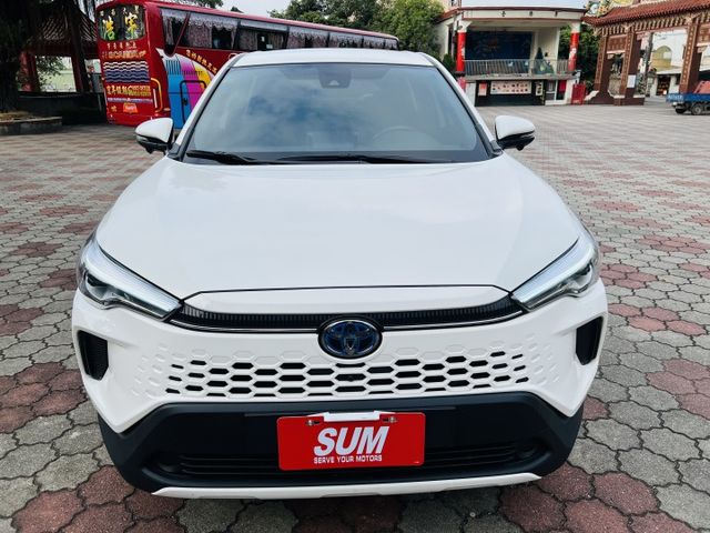 超優A級認證車 原廠保固中 油電尊爵版 環景 LED頭燈 數位儀表 里程保證8500公里 全車100%原漆原鈑件  第2張相片