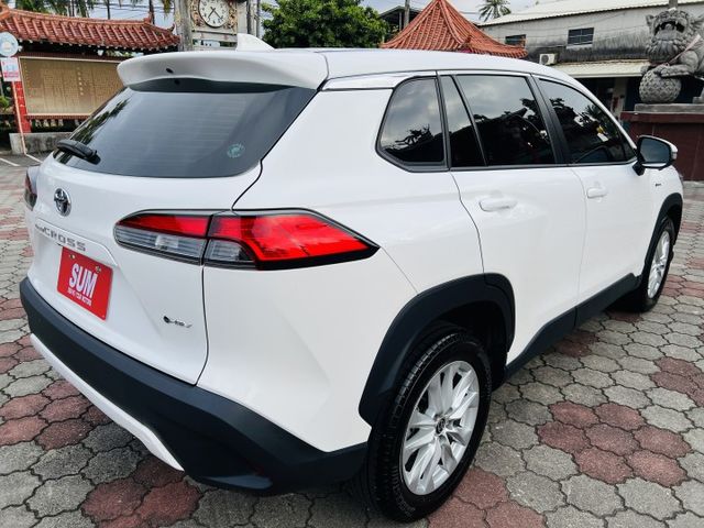 超優A級認證車 原廠保固中 油電尊爵版 環景 LED頭燈 數位儀表 里程保證8500公里 全車100%原漆原鈑件  第6張相片