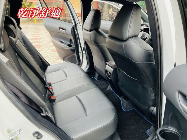 超優A級認證車 原廠保固中 油電尊爵版 環景 LED頭燈 數位儀表 里程保證8500公里 全車100%原漆原鈑件  第9張相片