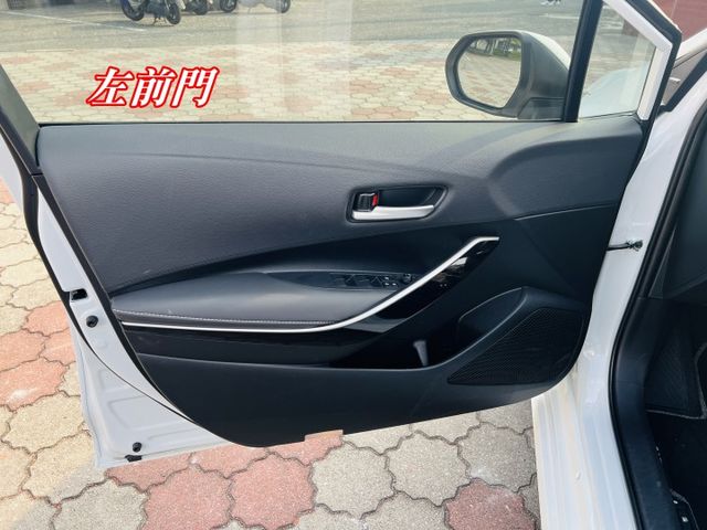 超優A級認證車 I KEY 定速 恆溫 盲點偵測 里程保證僅11729公里 全車100%原漆原鈑件  第12張相片