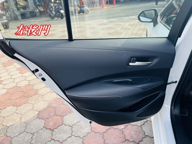 超優A級認證車 I KEY 定速 恆溫 盲點偵測 里程保證僅11729公里 全車100%原漆原鈑件  第13張相片