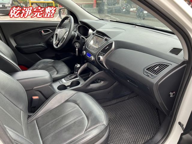 超優A級認證車 柴油版大馬力 電動椅 影音電視 里程保證僅116000公里 全車100%原鈑件  第7張相片