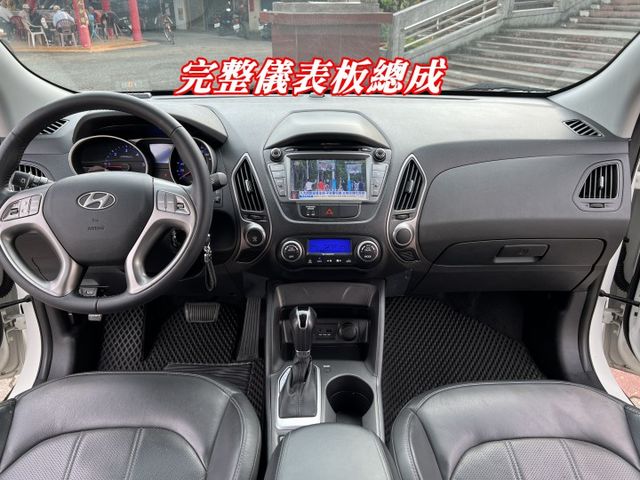 超優A級認證車 柴油版大馬力 電動椅 影音電視 里程保證僅116000公里 全車100%原鈑件  第11張相片