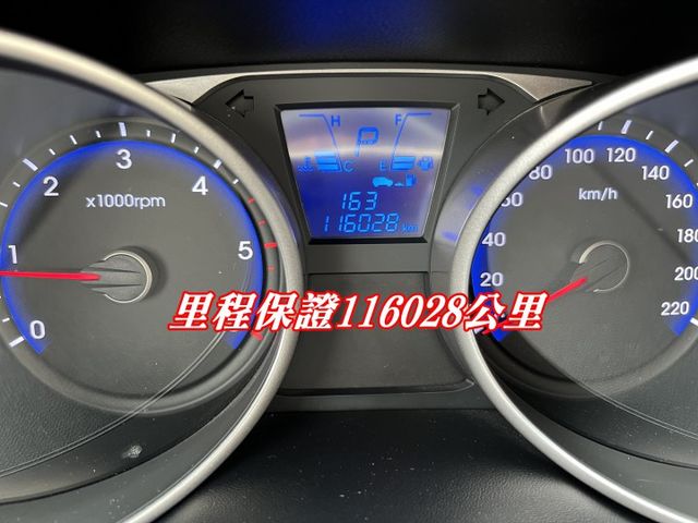 超優A級認證車 柴油版大馬力 電動椅 影音電視 里程保證僅116000公里 全車100%原鈑件  第17張相片