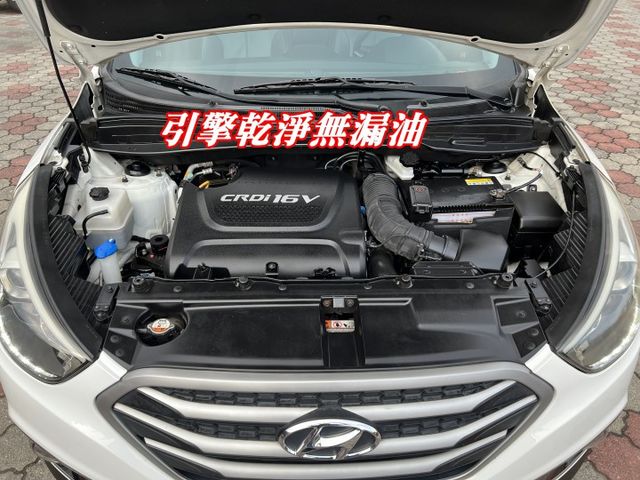超優A級認證車 柴油版大馬力 電動椅 影音電視 里程保證僅116000公里 全車100%原鈑件  第19張相片