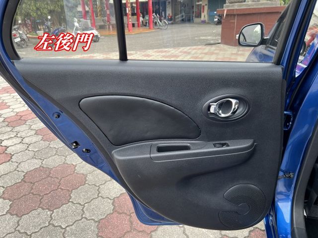超優A級認證車 恆溫 影音導航 里程保證80400公里 全車100%原鈑件  第12張相片