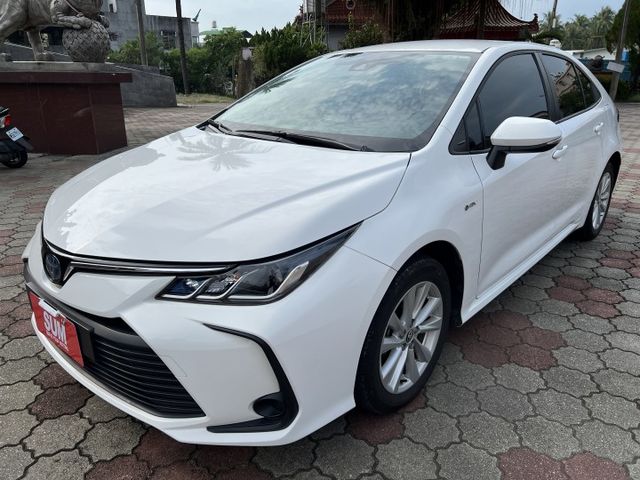 原廠保固中 新型HEV油電豪華版 I KEY 盲點 CAR PLAY  里程保證14000公里 全車100%原鈑件  第3張相片