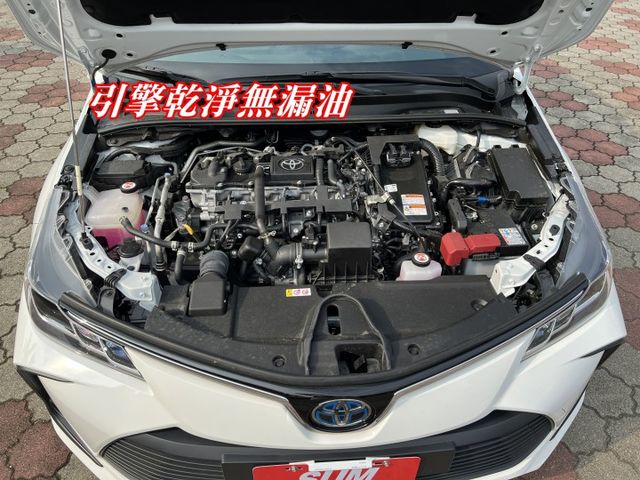 原廠保固中 新型HEV油電豪華版 I KEY 盲點 CAR PLAY  里程保證14000公里 全車100%原鈑件  第18張相片