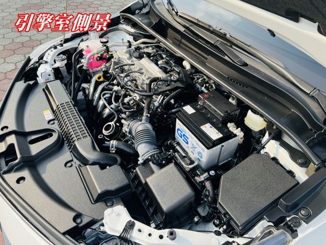 新車原廠保固中 I KEY 定速 恆溫 盲點偵測 CAR PLAY 里程保證僅11729公里 全車100%原漆原鈑件  第19張相片