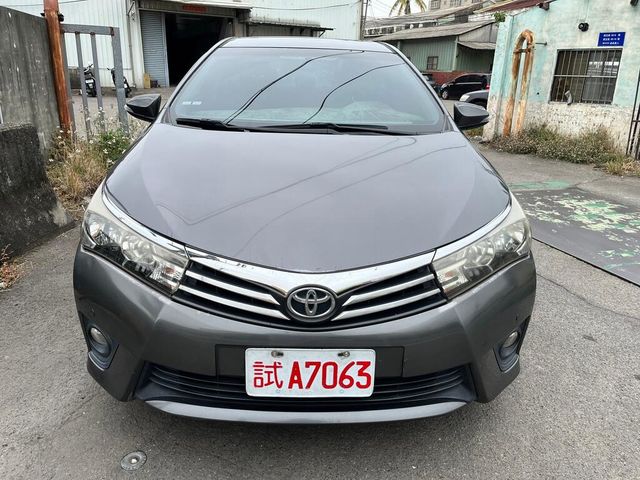TOYOTA豐田 ALTIS  第2張相片