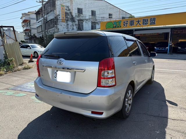TOYOTA豐田 WISH  第3張相片