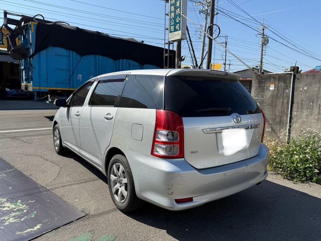 TOYOTA豐田 WISH  第4張相片