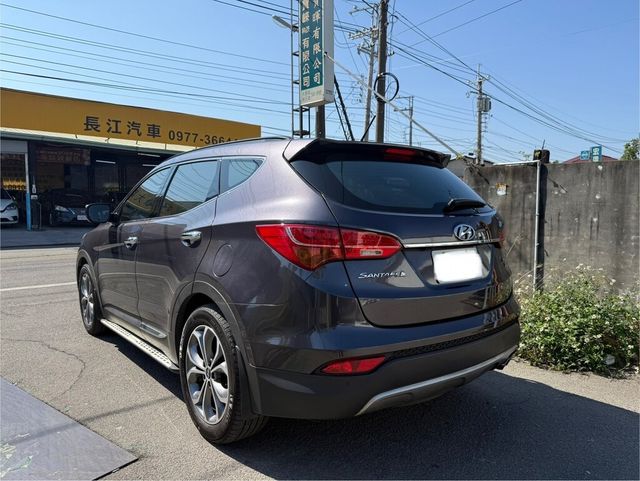 HYUNDAI現代 SANTA FE  第6張相片