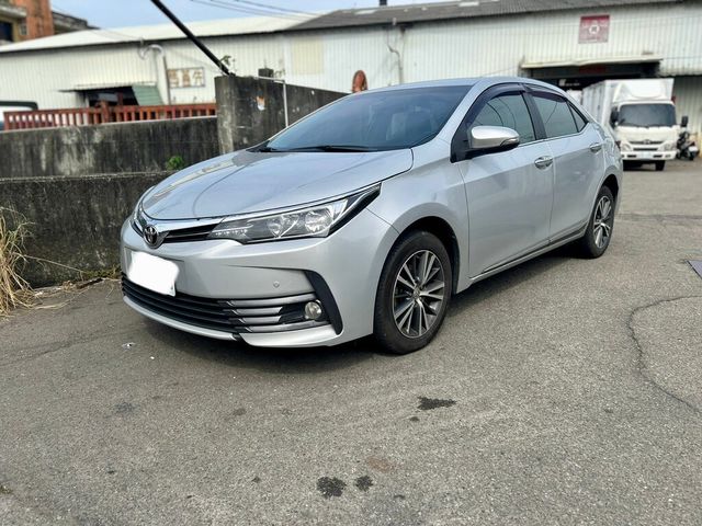 TOYOTA豐田 ALTIS  第1張相片