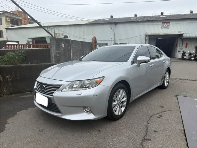 LEXUS凌志 ES300H  第1張相片