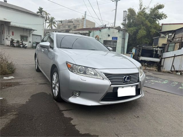 LEXUS凌志 ES300H  第5張相片