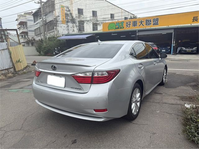 LEXUS凌志 ES300H  第7張相片