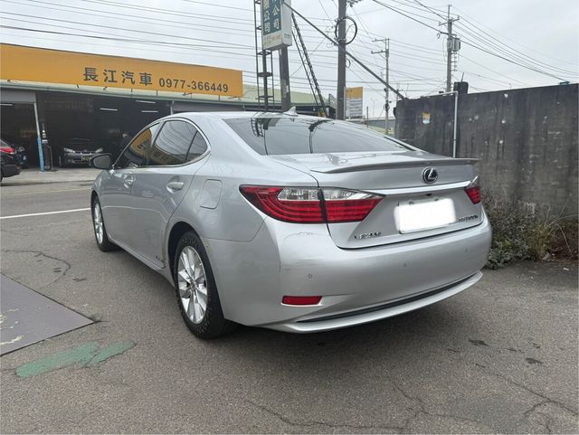 LEXUS凌志 ES300H  第11張相片